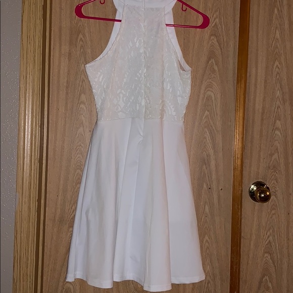White lace cocktail dress - Picture 2 of 3